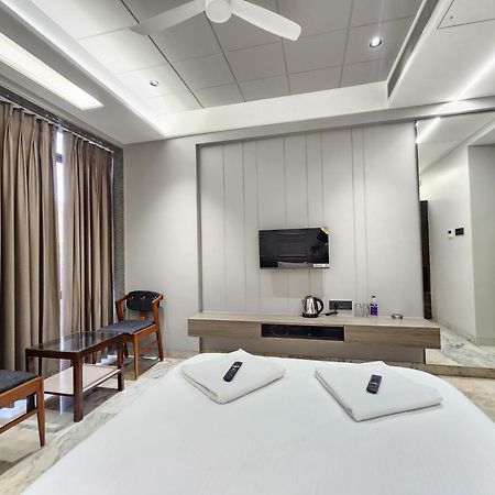 Hotel Statusinn, Ichalkaranji Extérieur photo