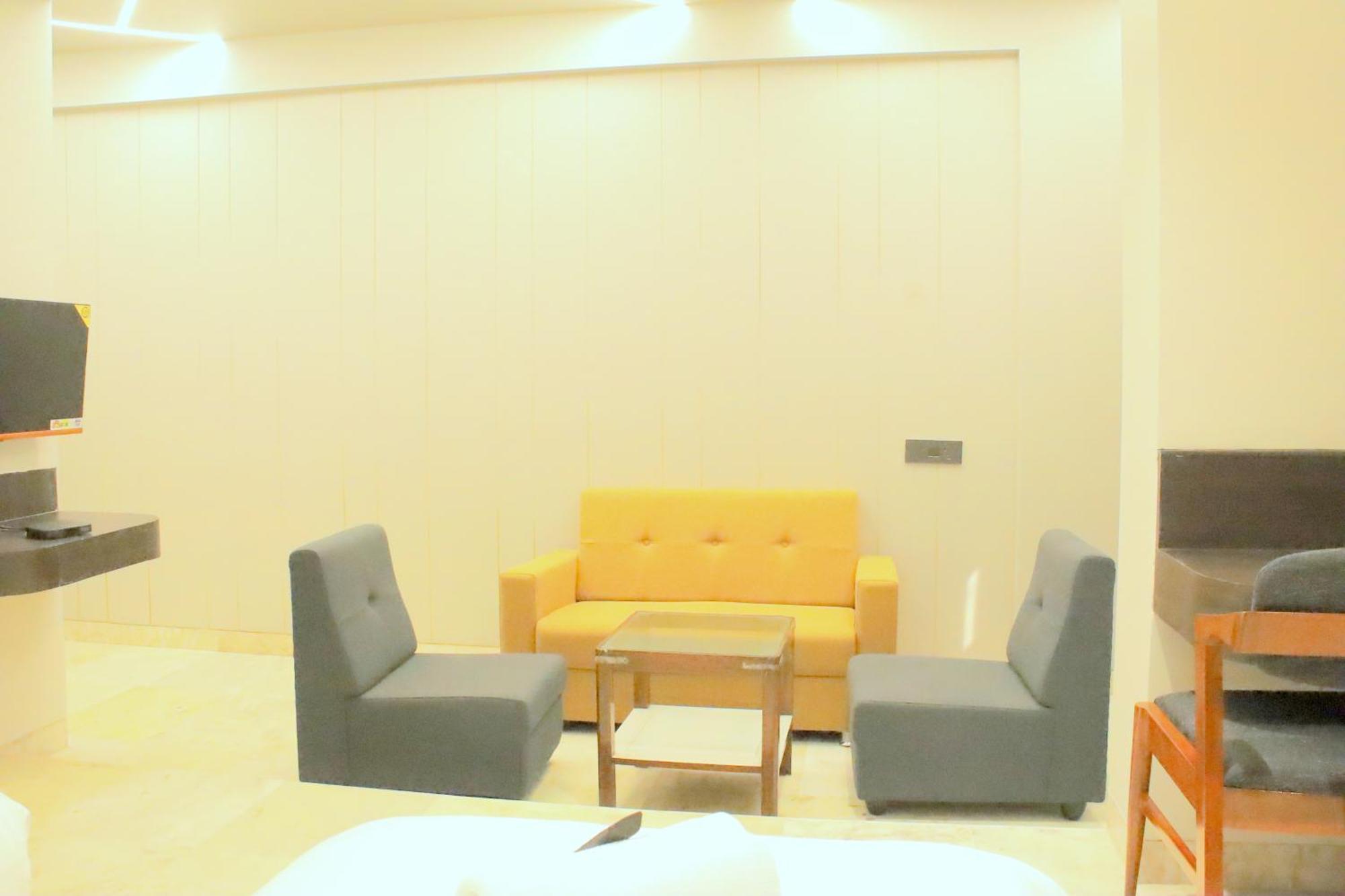 Hotel Statusinn, Ichalkaranji Extérieur photo
