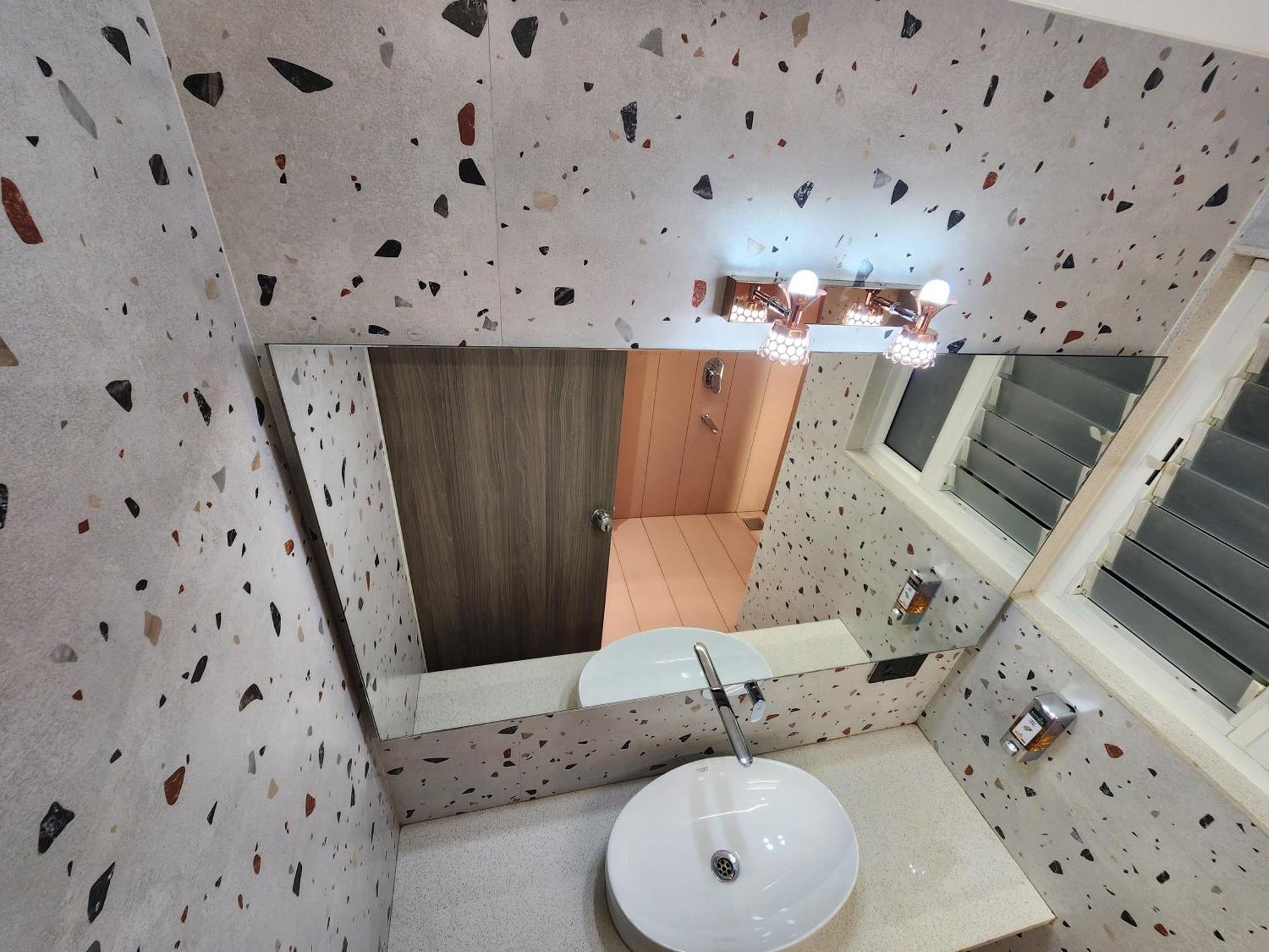 Hotel Statusinn, Ichalkaranji Extérieur photo