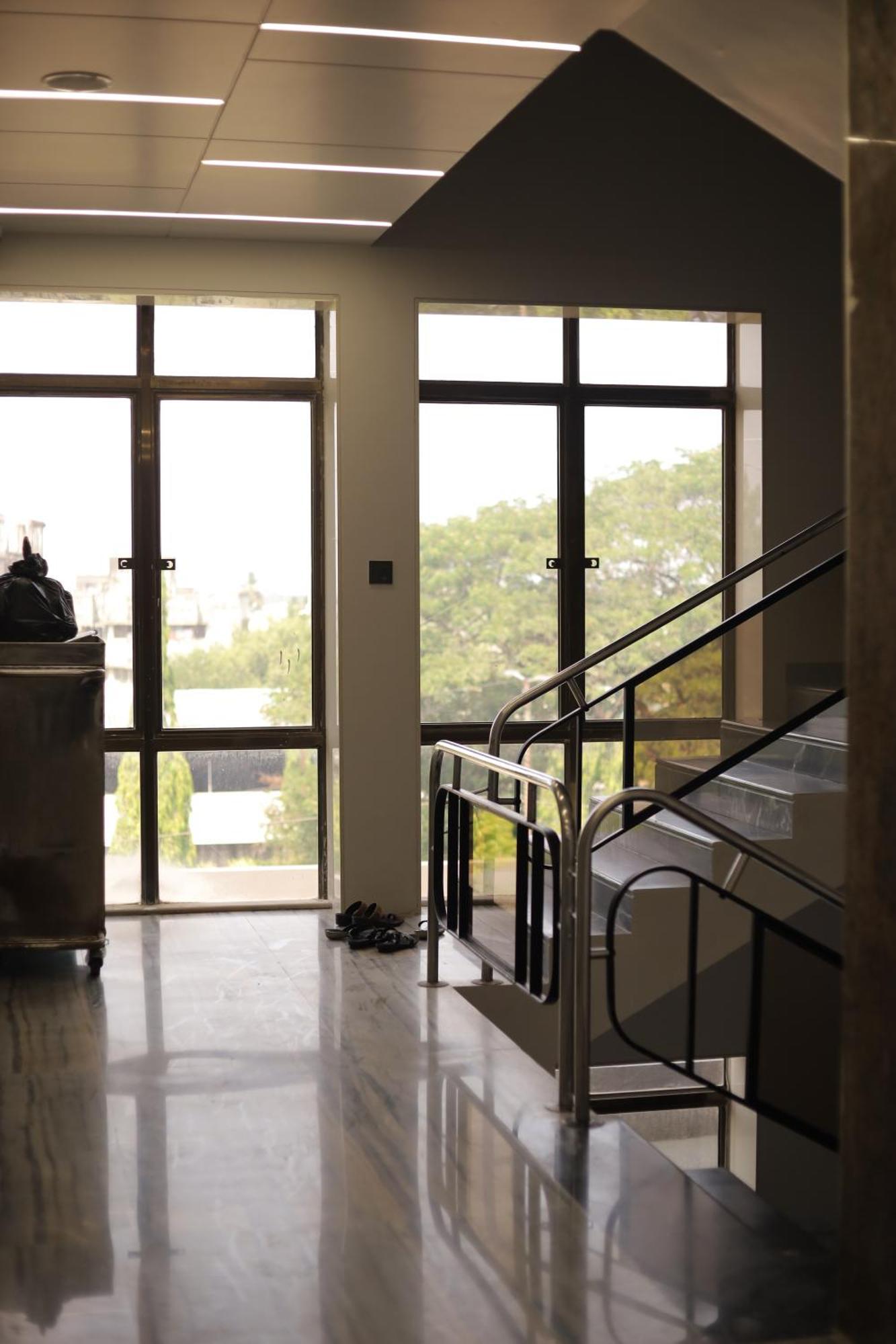 Hotel Statusinn, Ichalkaranji Extérieur photo