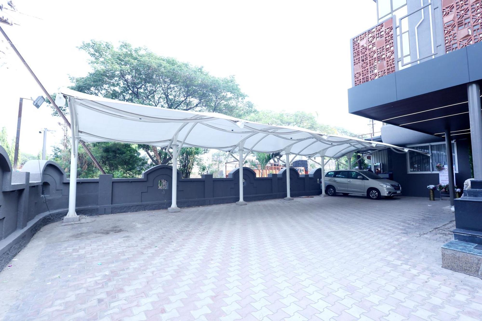 Hotel Statusinn, Ichalkaranji Extérieur photo