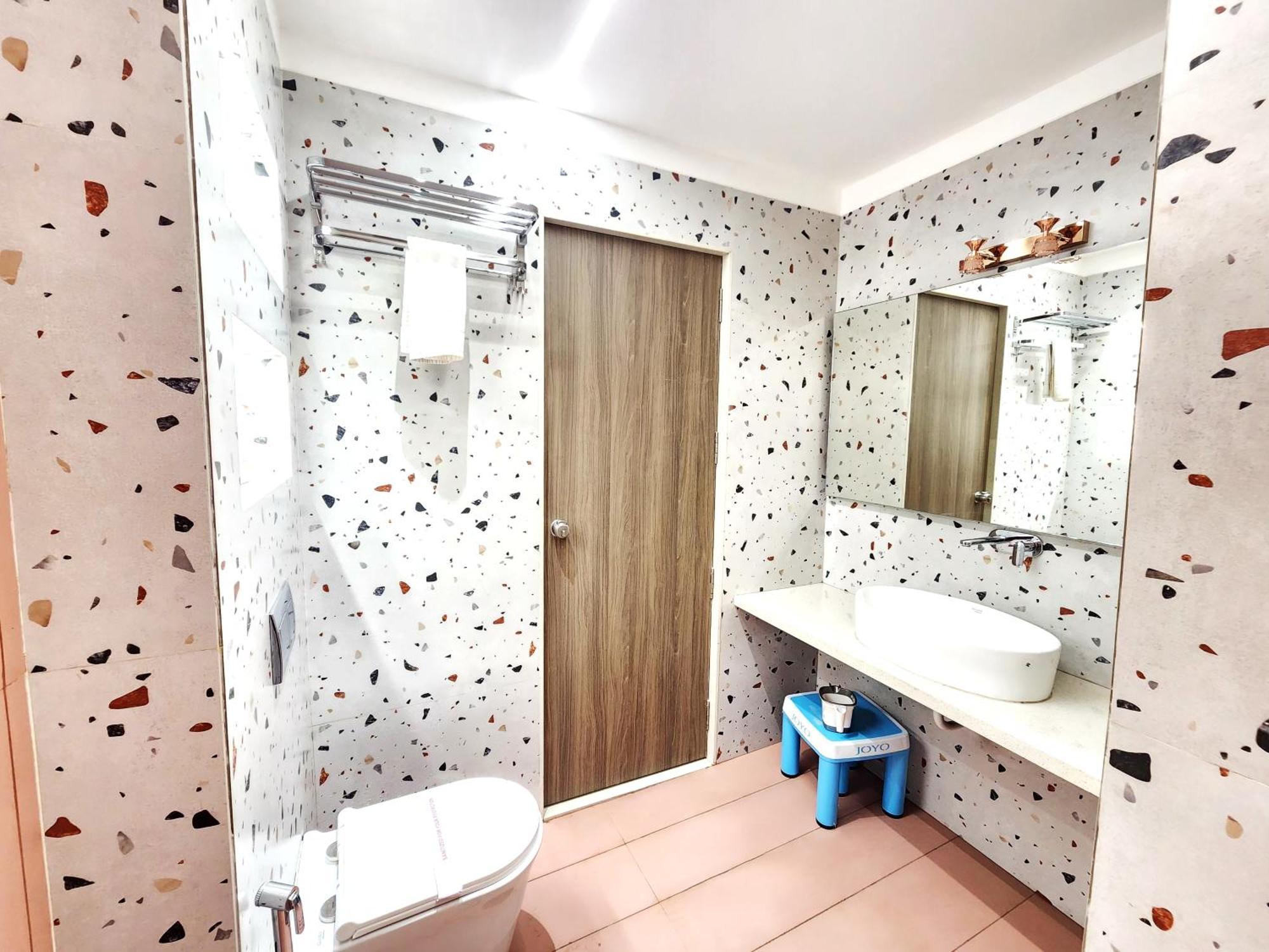Hotel Statusinn, Ichalkaranji Extérieur photo